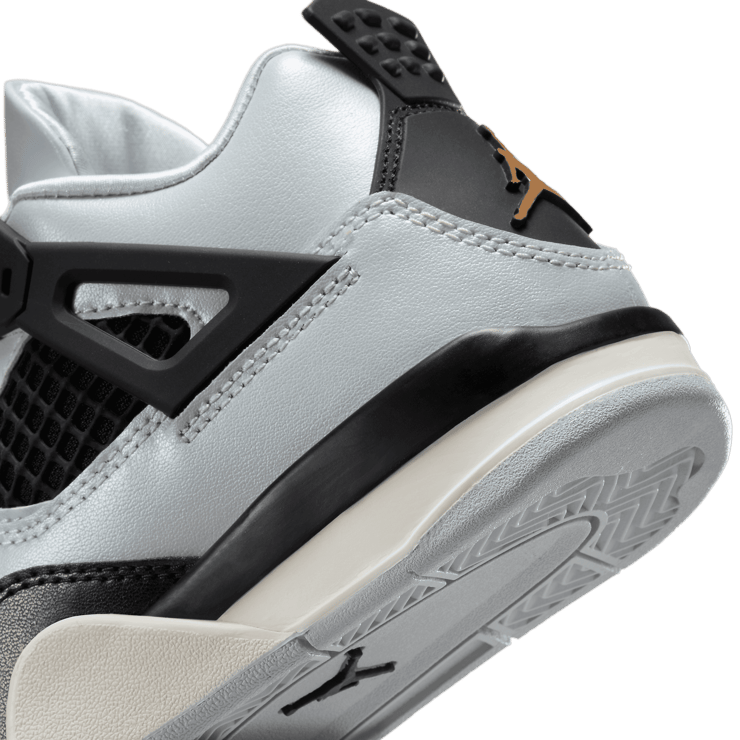 Air Jordan 4 Retro Platinum Gold (PS) Angle 6