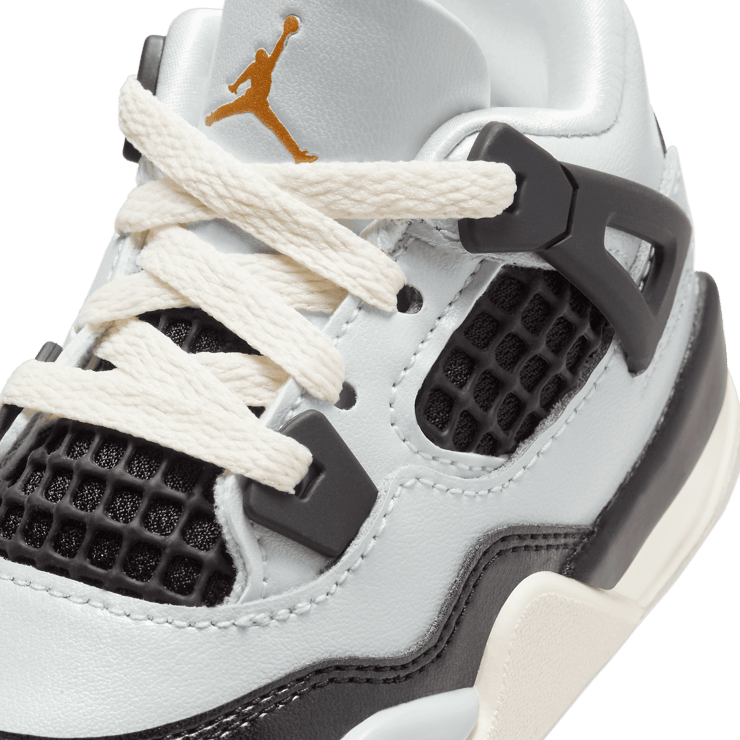 Air Jordan 4 Retro Platinum Gold (TD) Angle 5