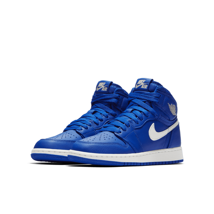 Jordan 1 Retro High Hyper Royal (GS) Angle 2