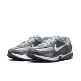 Nike Zoom Vomero 5 Cool Grey (2025) Angle 3