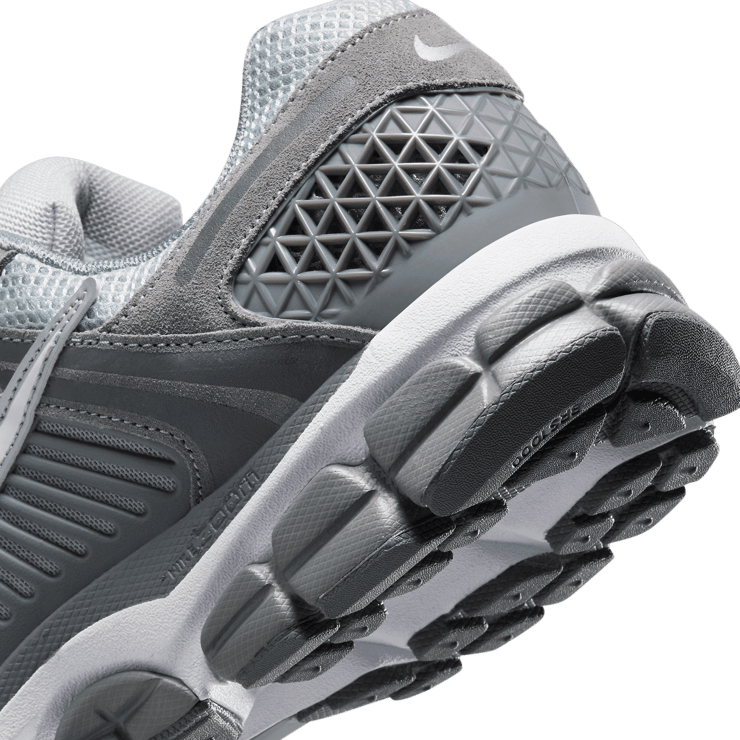 Nike Zoom Vomero 5 Cool Grey (2025) Angle 6