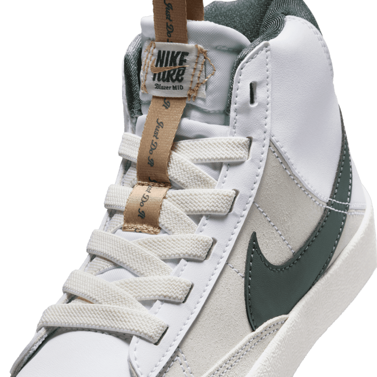 Nike Blazer Mid '77 SE (PS) Angle 4