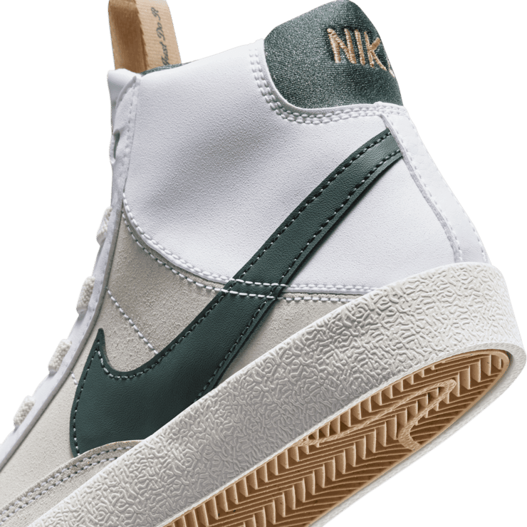 Nike Blazer Mid '77 SE (PS) Angle 5