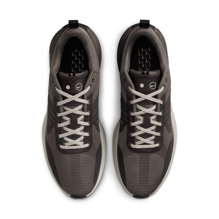 Nike Lunar Roam Angle 1