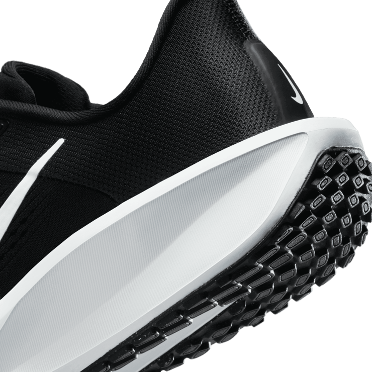 Nike Quest 6 Road Angle 5