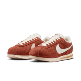 Nike Cortez SE Suede Angle 2