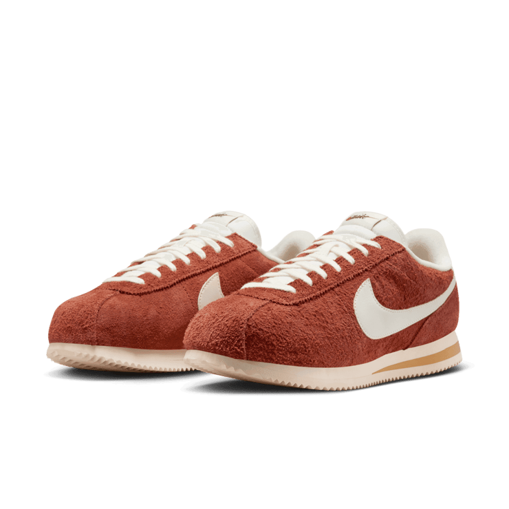 Nike Cortez SE Suede Angle 2