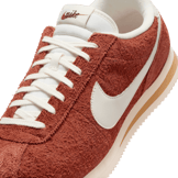 Nike Cortez SE Suede Angle 4