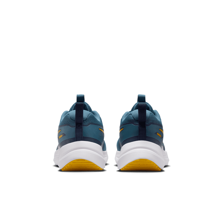 Nike Cosmic Runner Road (GS) Angle 3