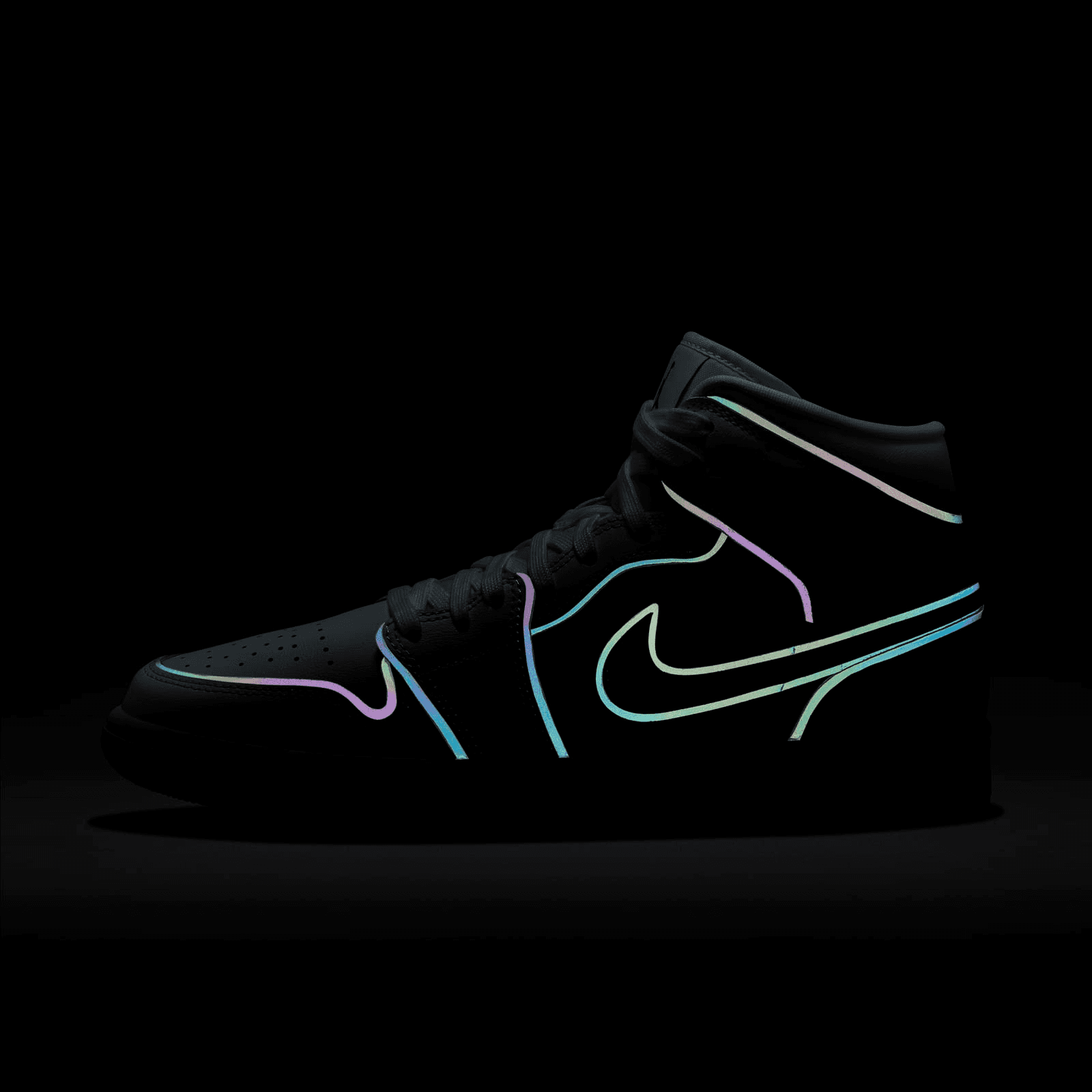 nike air jordan iridescent outline