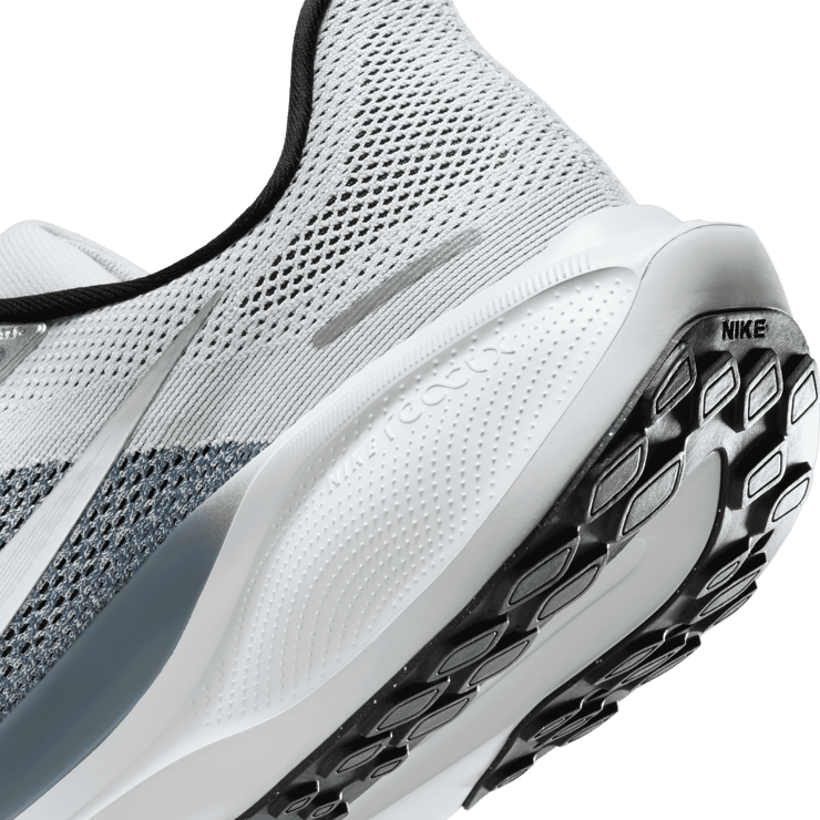 Nike Pegasus 41 Road Angle 6