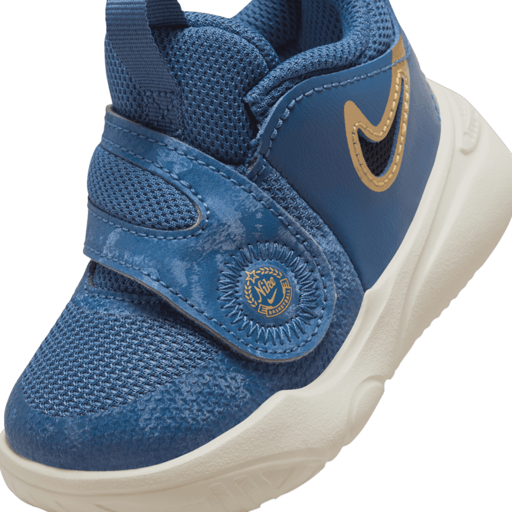 Nike Team Hustle D 11 (TD) Angle 4