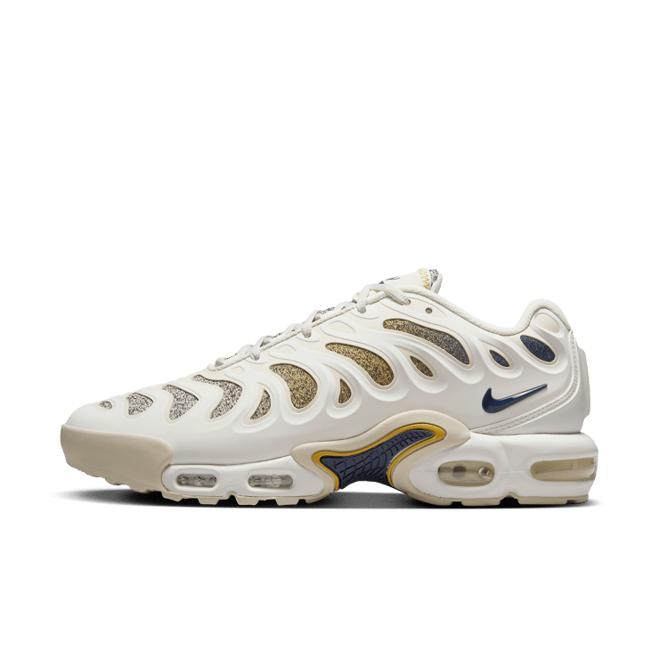 Nike Air Max Plus Drift PSG White Wheat Gold Angle 0