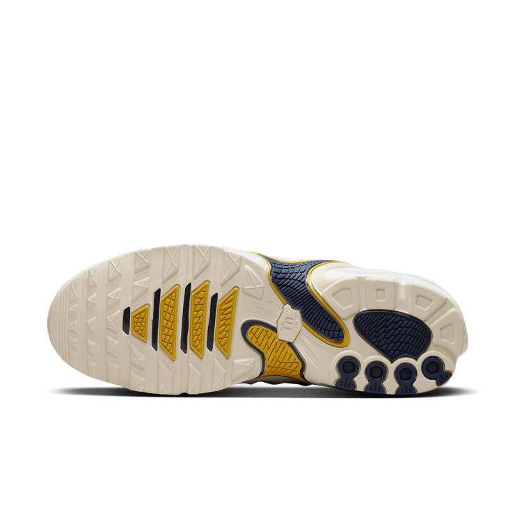 Nike Air Max Plus Drift PSG White Wheat Gold Angle 1