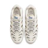 Nike Air Max Plus Drift PSG White Wheat Gold Angle 2