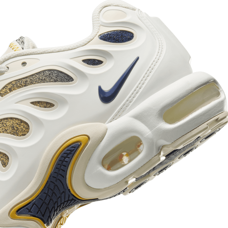 Nike Air Max Plus Drift PSG White Wheat Gold Angle 6