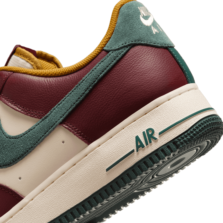 Nike Air Force 1 '07 LV8 Angle 5