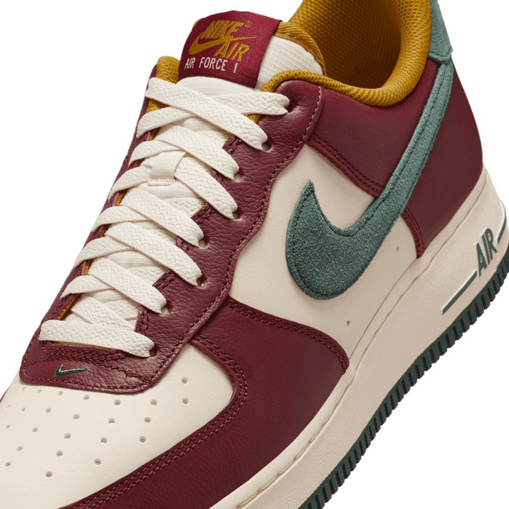 Nike Air Force 1 '07 LV8 Angle 4