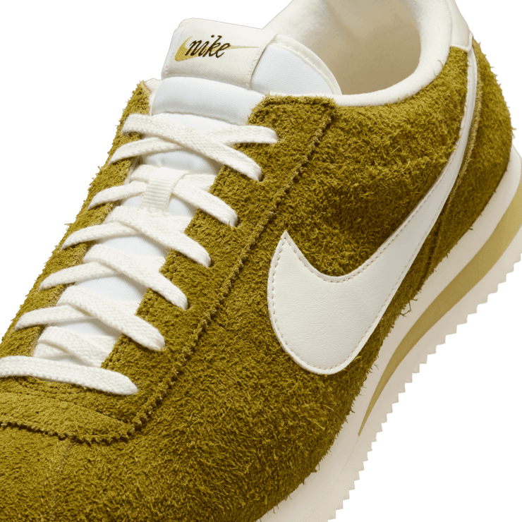 Nike Cortez SE Suede Angle 4
