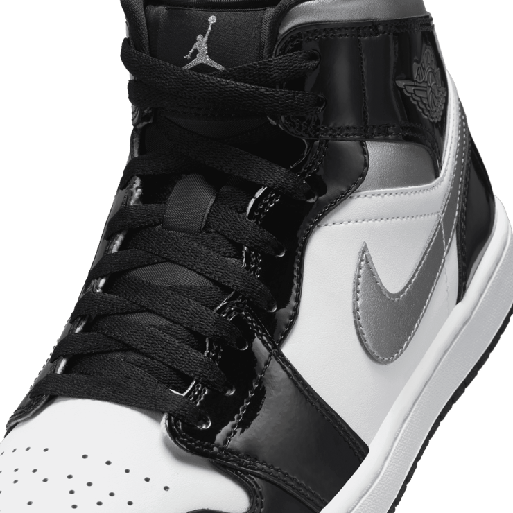 Air Jordan 1 Mid SE Angle 4