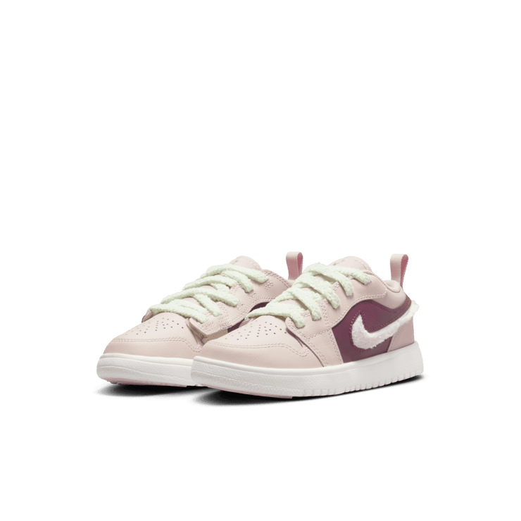 Jordan 1 Low Alt SE (PS) Angle 2