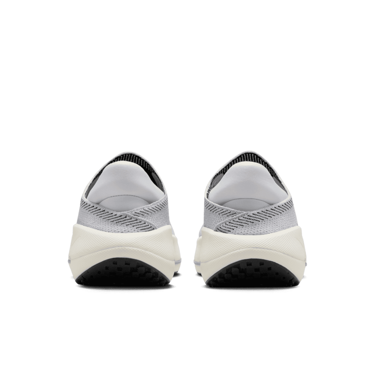 Nike Reina EasyOn Premium Angle 3