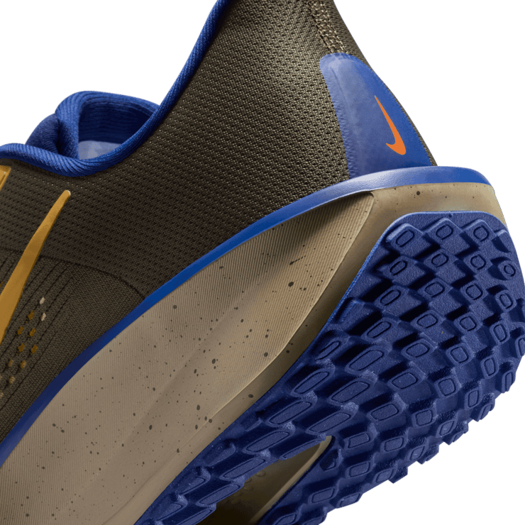 Nike Quest 6 Road Angle 5