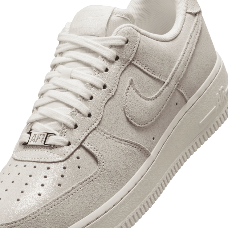 Nike Air Force 1 '07 SE Angle 4