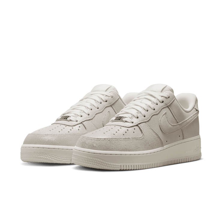 Nike Air Force 1 '07 SE Angle 2