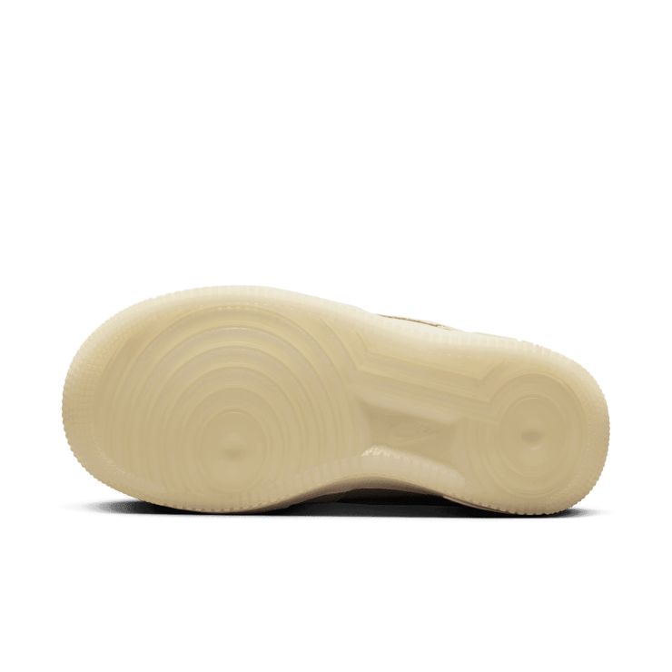 Nike Air Force 1 '07 LV8 Angle 0