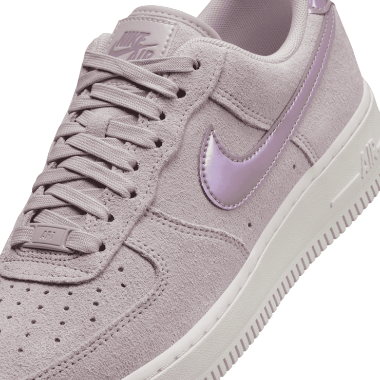 Nike Air Force 1 '07 SE Angle 4