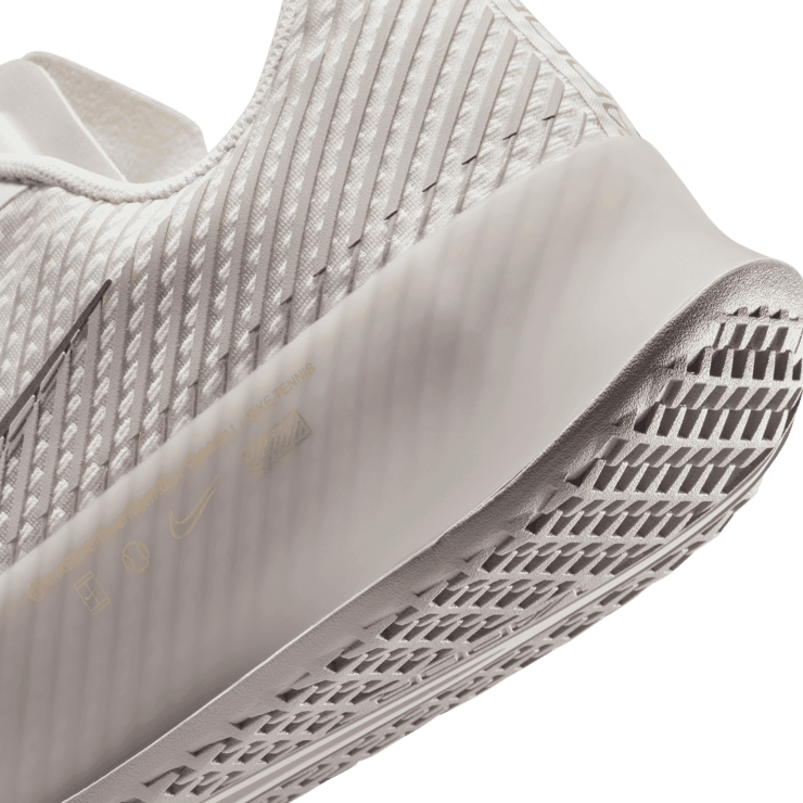 Nike Court Vapor 11 Premium Hard Court Tennis Angle 5