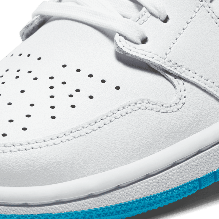 Jordan 1 Mid UNC (W) (2020) Angle 4