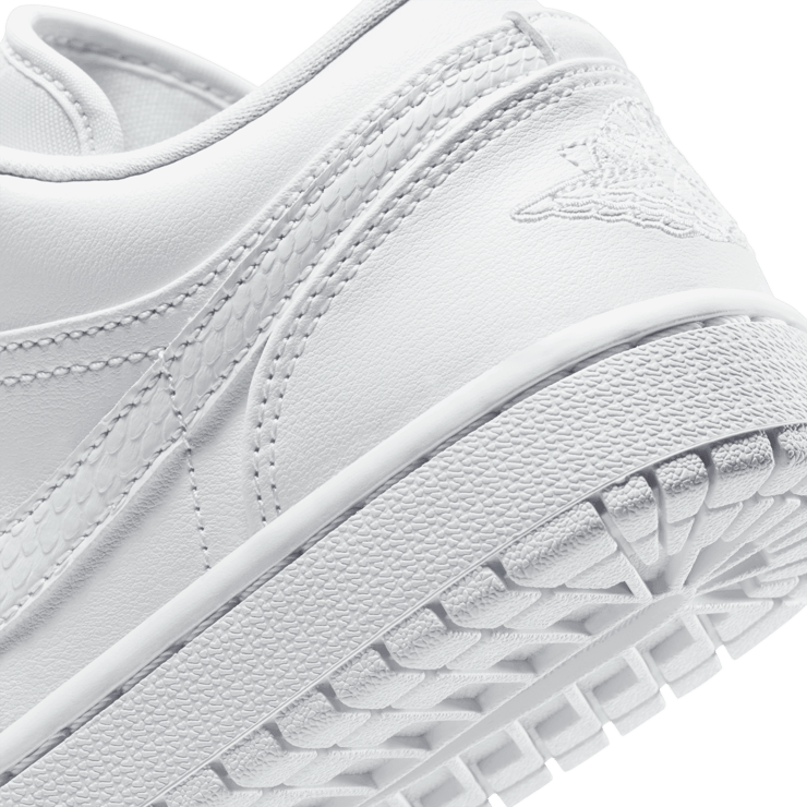 Jordan 1 Low White (W) Angle 5