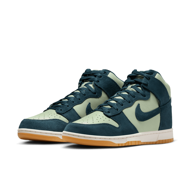 Nike Dunk High Retro SE Angle 2