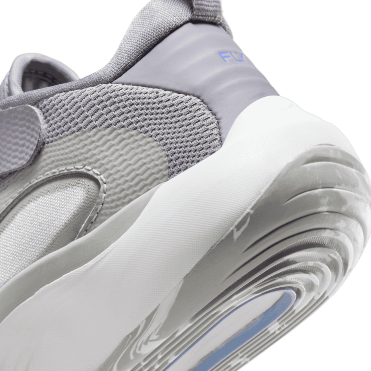 Nike IsoFly (PS) Angle 5