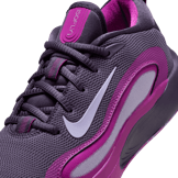 Nike IsoFly Basketball (GS) Angle 4