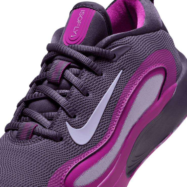 Nike IsoFly Basketball (GS) Angle 4