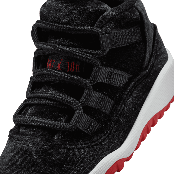 Air Jordan 11 Retro Bred Velvet (TD) Angle 4