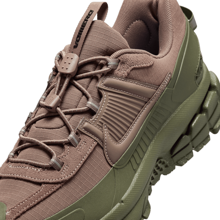 ★NIKE★ Zoom Vomero Rom M Mink Brown Medium Olive Cargo Kha The Nike Zoom Vomero 5 Roam Mink Brown Medium Olive is