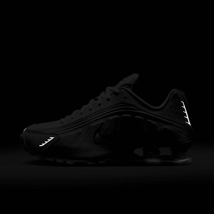Nike Shox R4 Angle 8