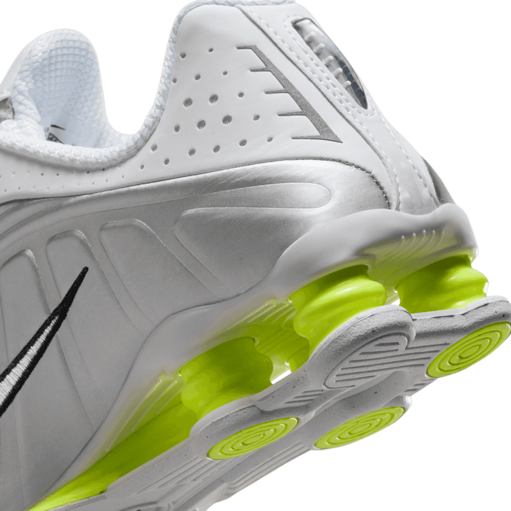 Nike Shox R4 Angle 5