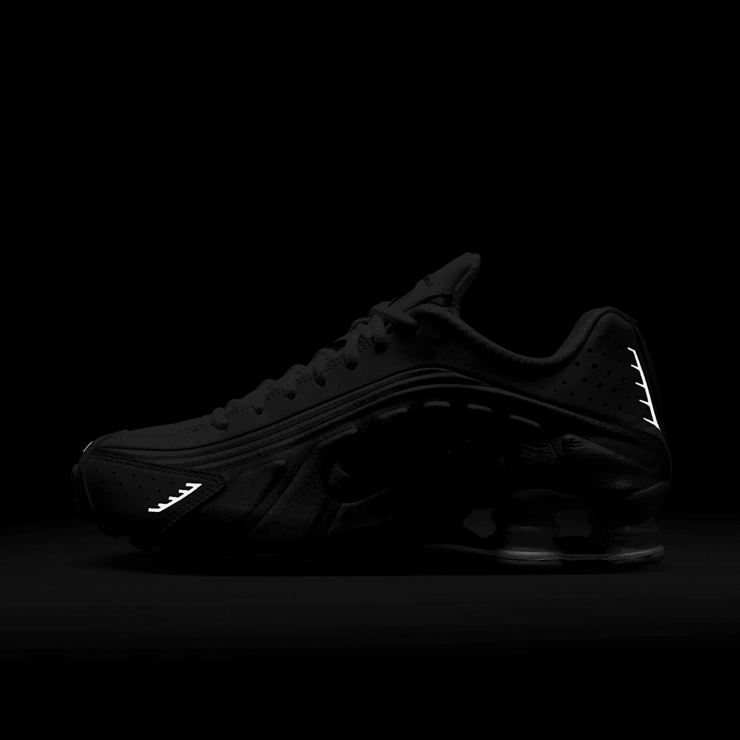 Nike Shox R4 Angle 9