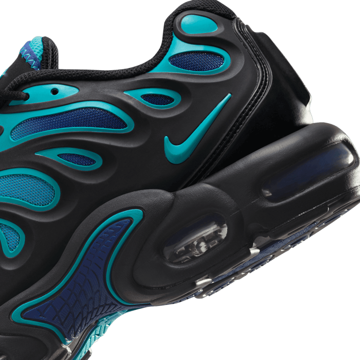 Nike Air Max Plus Drift Angle 5