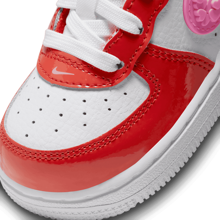 Nike Air Force 1 Low Valentine's Day (TD) (2025) Angle 4