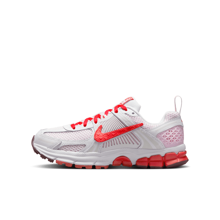 Nike Zoom Vomero 5 Valentine’s Day (GS) Angle 0