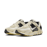 Nike Zoom Vomero 5 Alabaster Black Angle 3