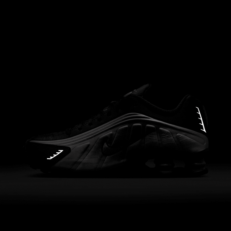 Nike Shox R4 Angle 9