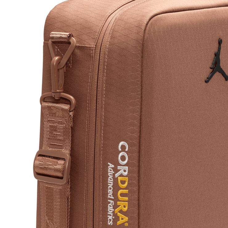 Jordan The Collectors Box (13L) Angle 2