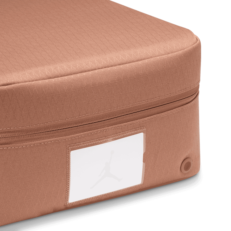 Jordan The Collectors Box (13L) Angle 3